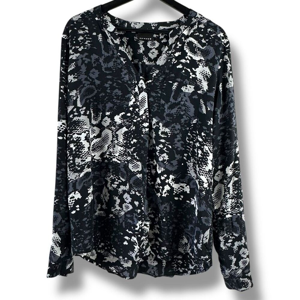 Trouve Size L 100% Silk Long Sleeve Blouse Black White‎ Gray Snake Animal Print